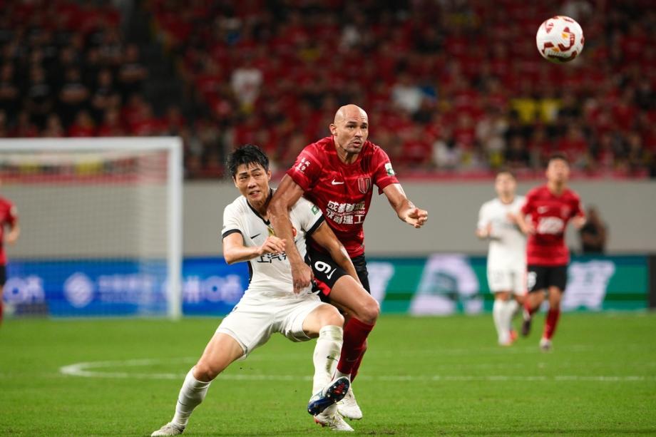 [图]古尔芬克尔独造3球费利佩双响 蓉城4-1海港